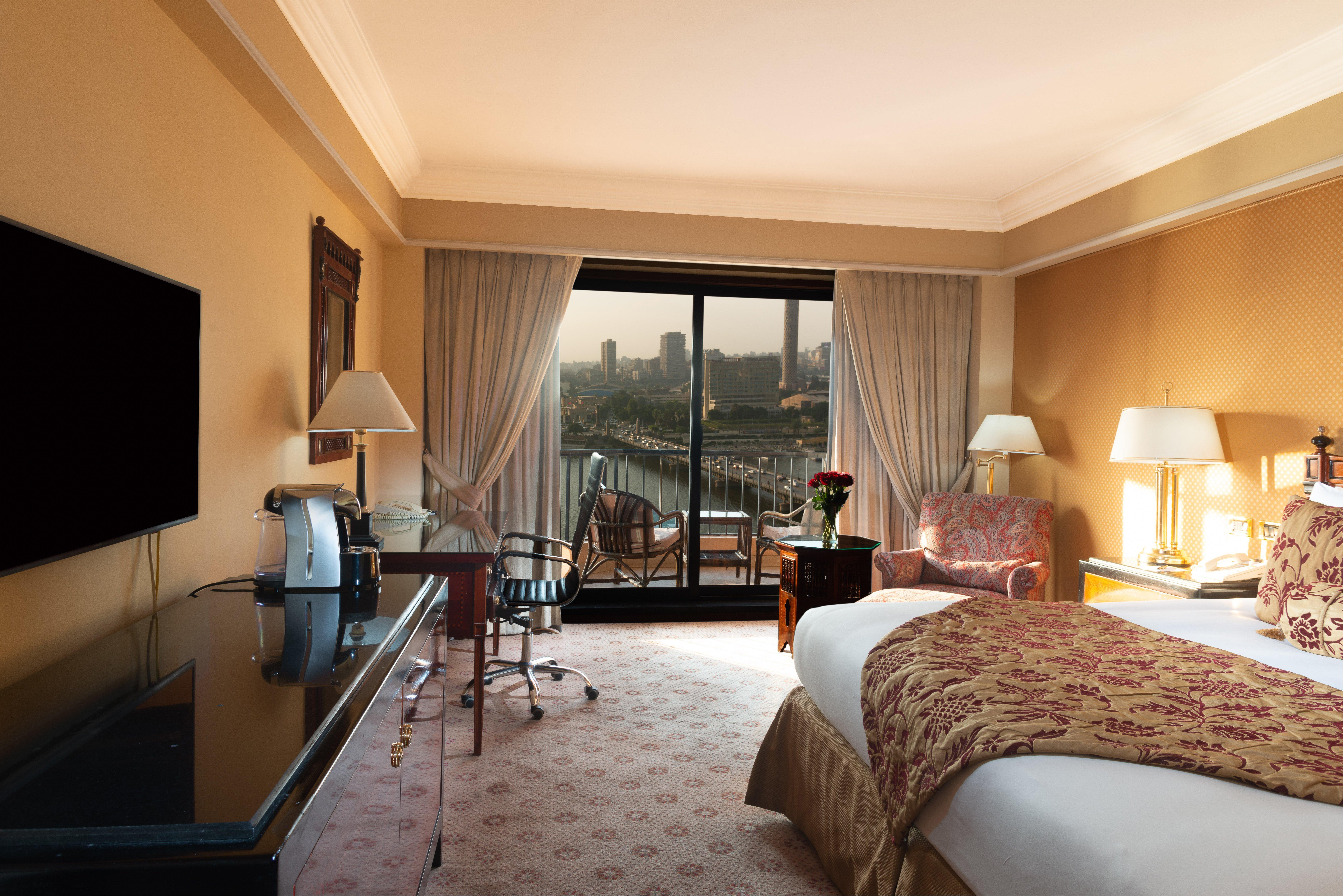 Intercontinental Cairo Semiramis By Ihg Hotel Kültér fotó A room at the Four Seasons Hotel, Cairo