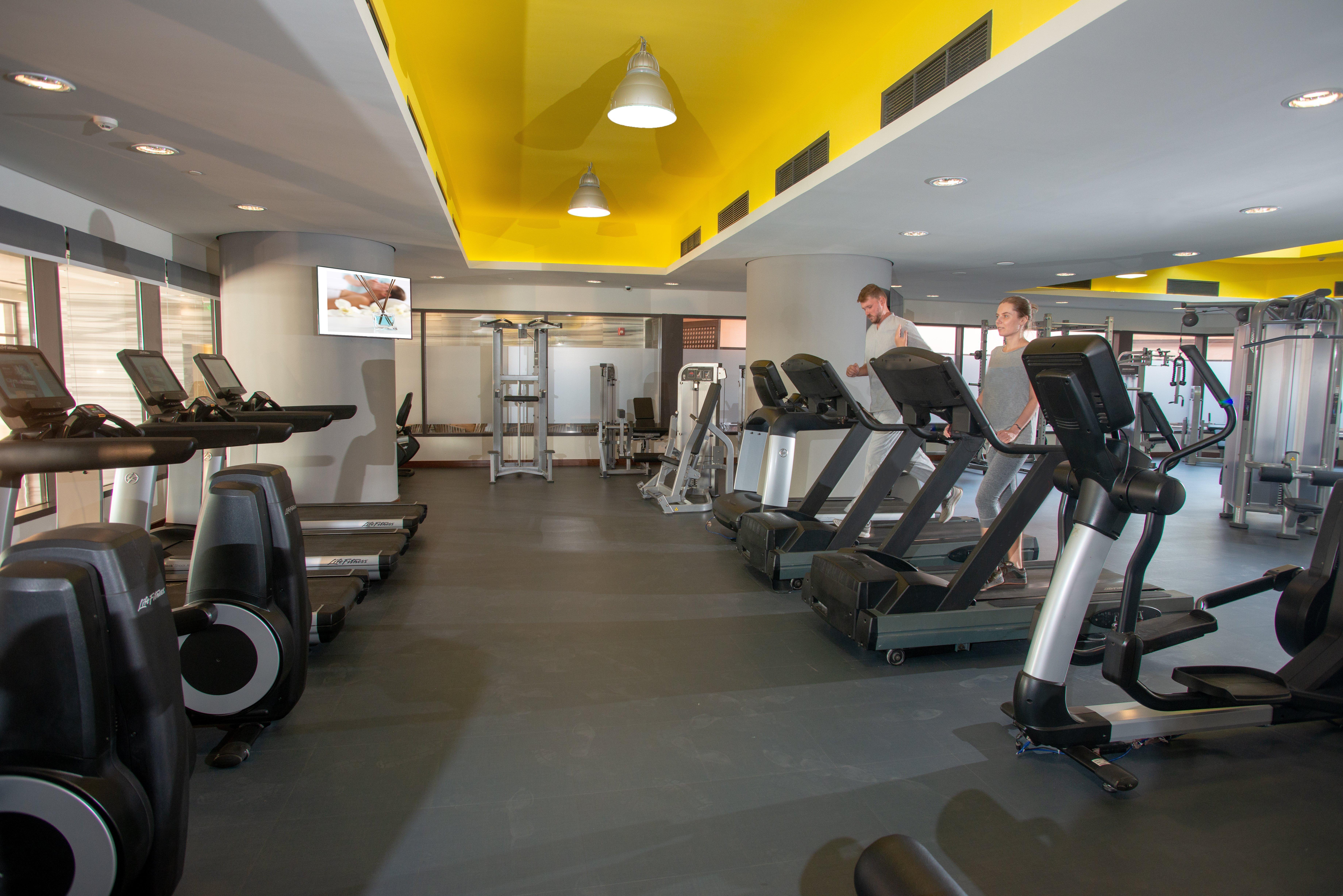 Intercontinental Cairo Semiramis By Ihg Hotel Kültér fotó The gym at the hotel