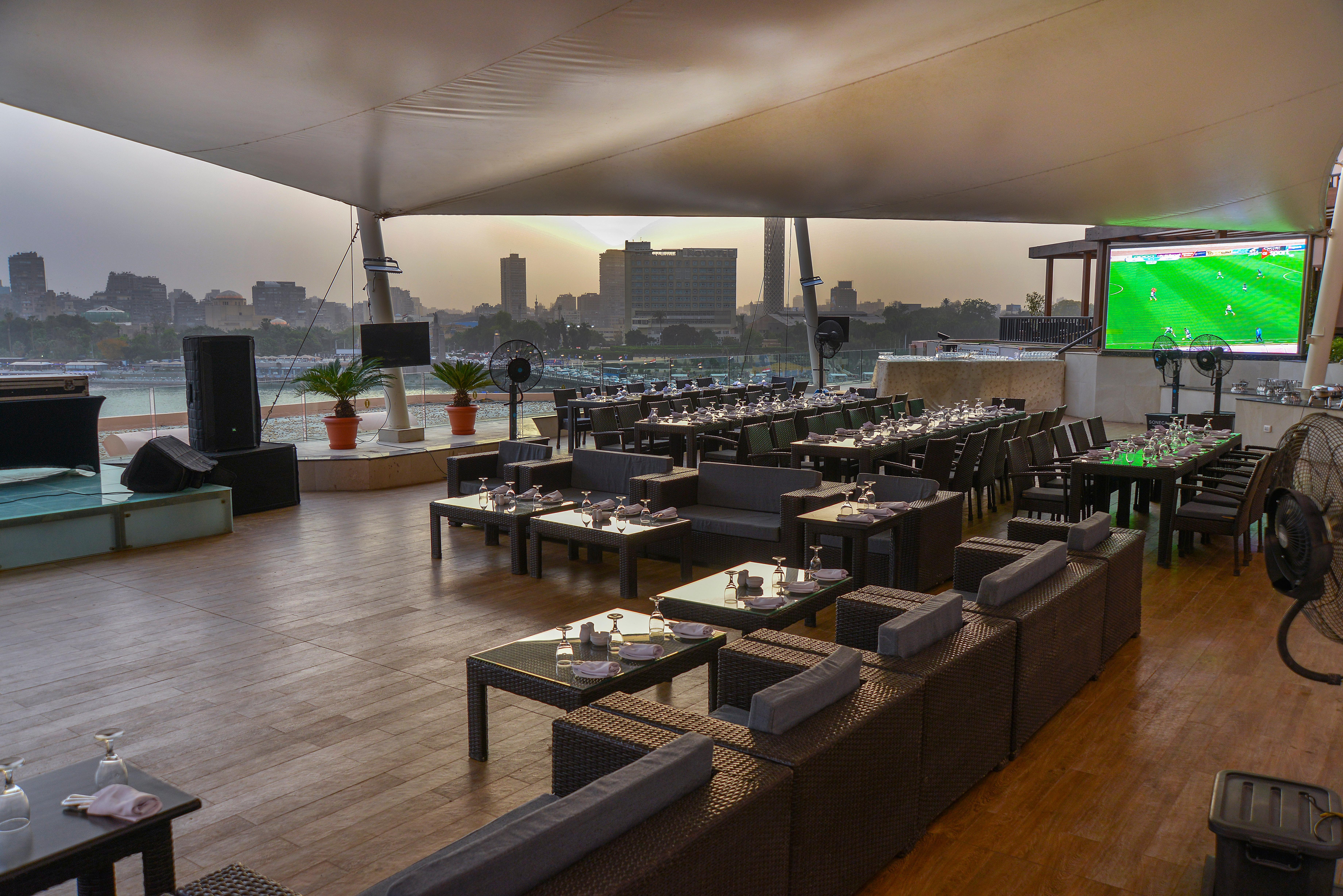 Intercontinental Cairo Semiramis By Ihg Hotel Kültér fotó The View on the River
