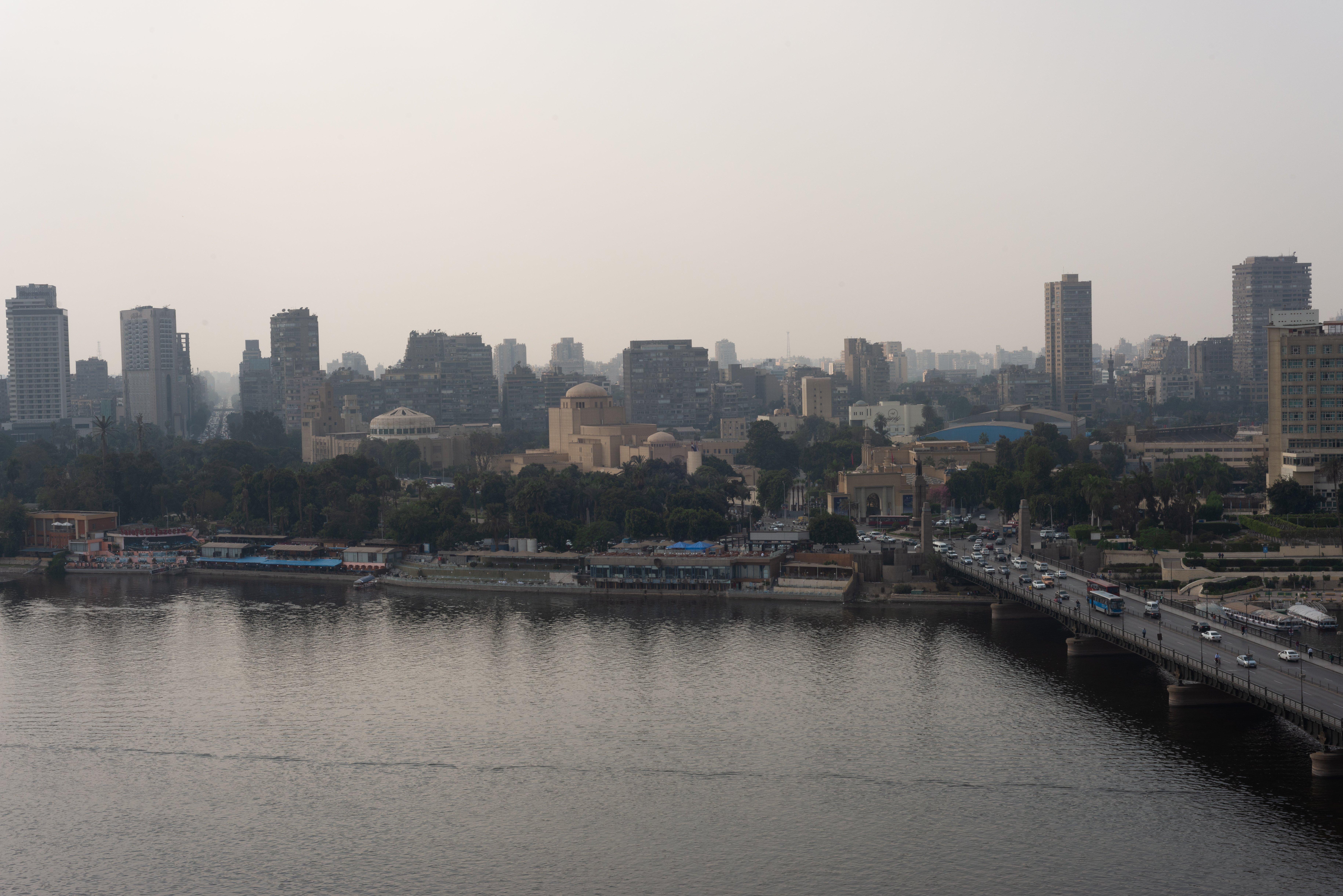 Intercontinental Cairo Semiramis By Ihg Hotel Kültér fotó View of the city from the river