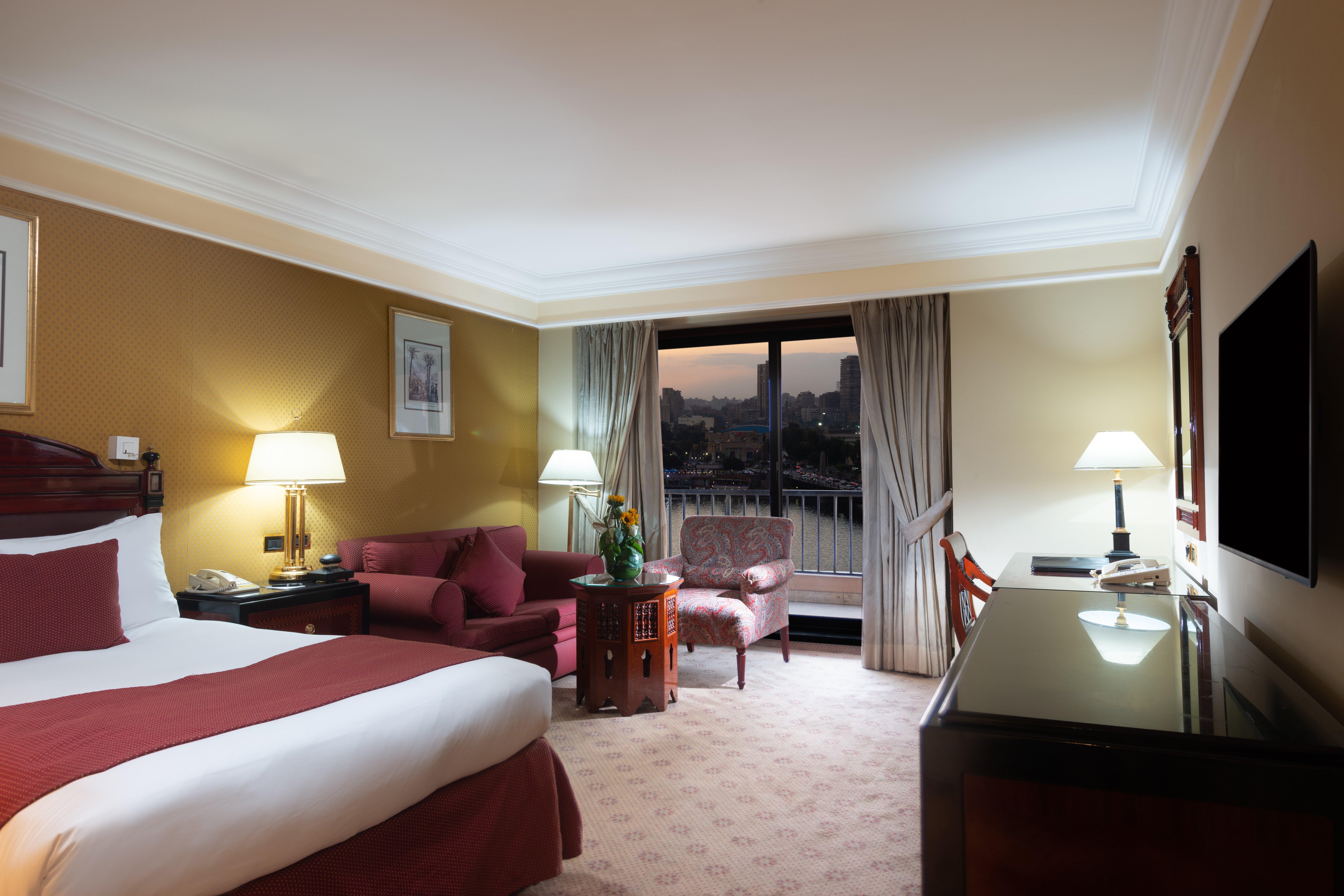 Intercontinental Cairo Semiramis By Ihg Hotel Kültér fotó A room at the Hilton London Heathrow